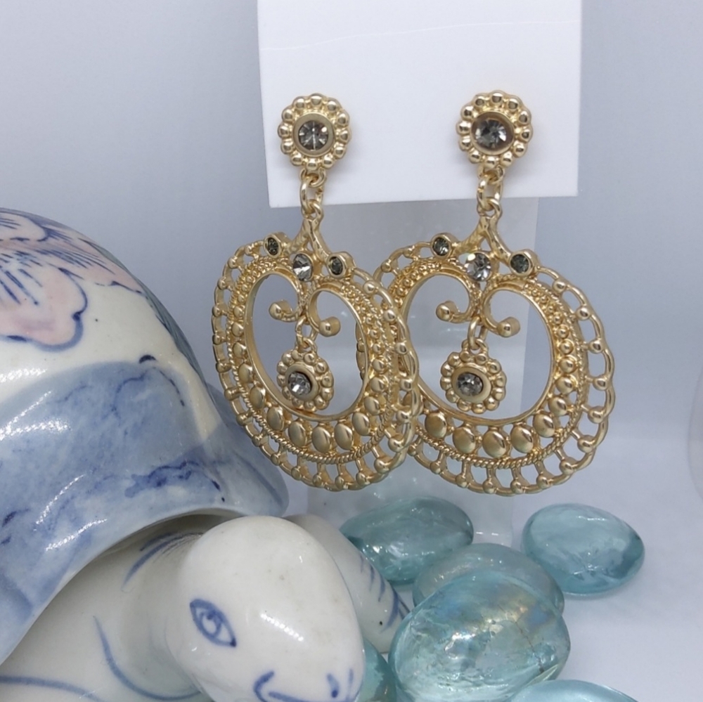 Delicate Alloy Jewelry Medium Size Earrings.  Gold